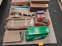 Pallet diverse schroeven inox & gekleurd - afbeelding 12 van  19