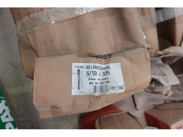 Pallet diverse schroeven inox & gekleurd - afbeelding 15 van  19