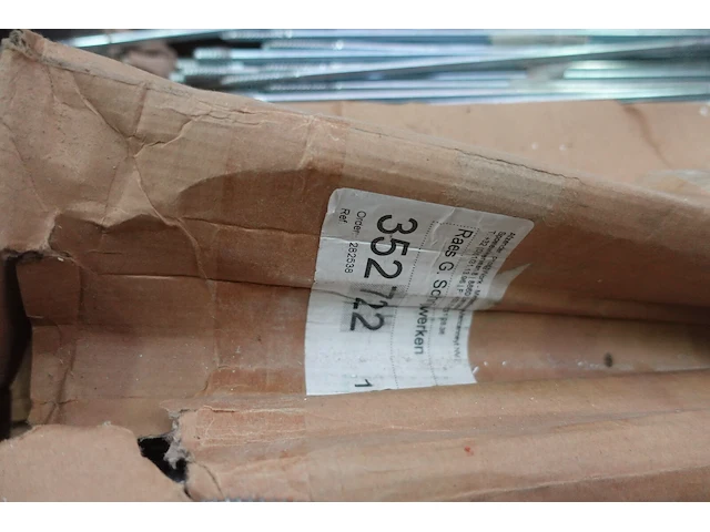 Pallet diverse schroeven inox & gekleurd - afbeelding 17 van  19