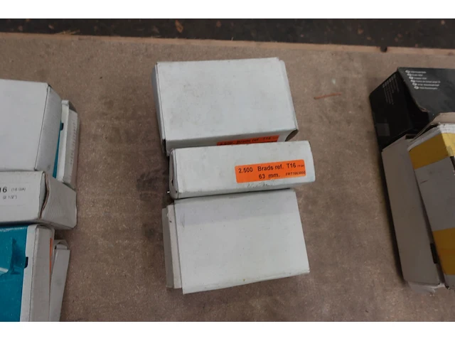 Pallet diverse schroeven & nagels - afbeelding 2 van  19