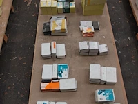Pallet diverse schroeven & nagels