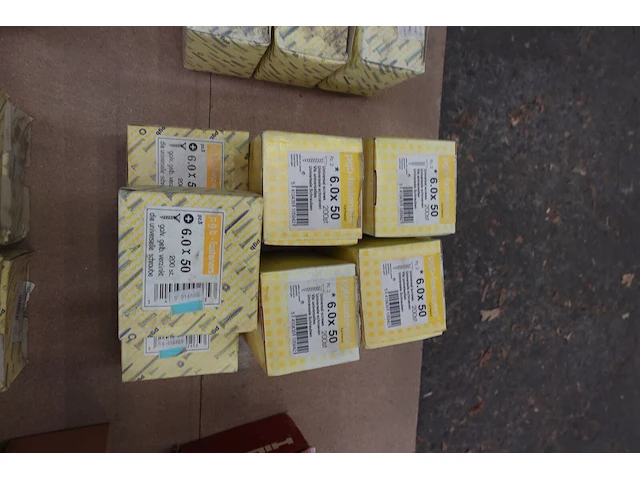 Pallet diverse schroeven - afbeelding 7 van  18