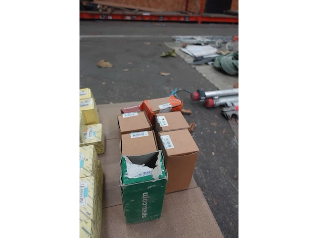 Pallet diverse schroeven - afbeelding 10 van  18