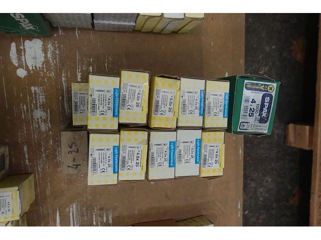 Pallet diverse schroeven - afbeelding 4 van  18