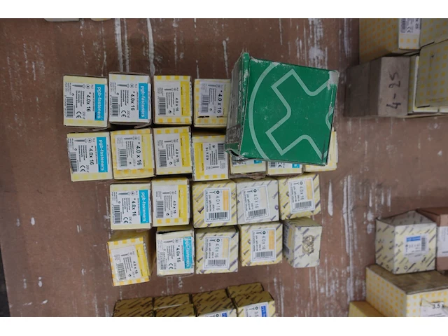 Pallet diverse schroeven - afbeelding 6 van  18