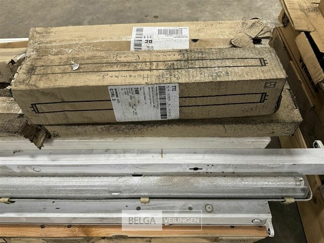 Pallet diverse tl-verlichting - afbeelding 3 van  7