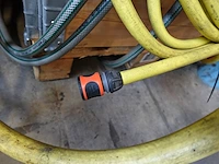 Pallet diverse tuinslangen en koppelingen - afbeelding 4 van  5