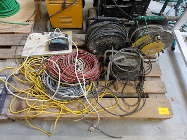Pallet diverse verlengkabels - afbeelding 1 van  1