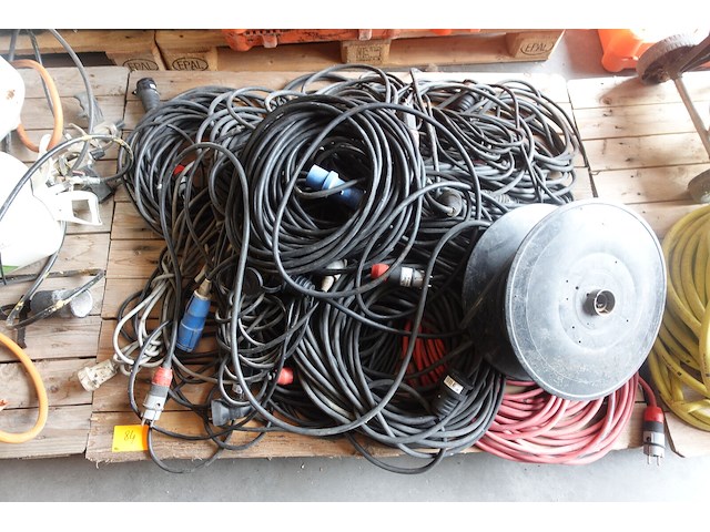 Pallet diverse verlengkabels - afbeelding 1 van  2