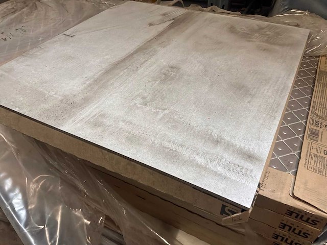 Pallet diverse vloertegels (2x) - afbeelding 2 van  5