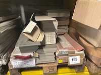 Pallet diverse vloertegels - afbeelding 1 van  7