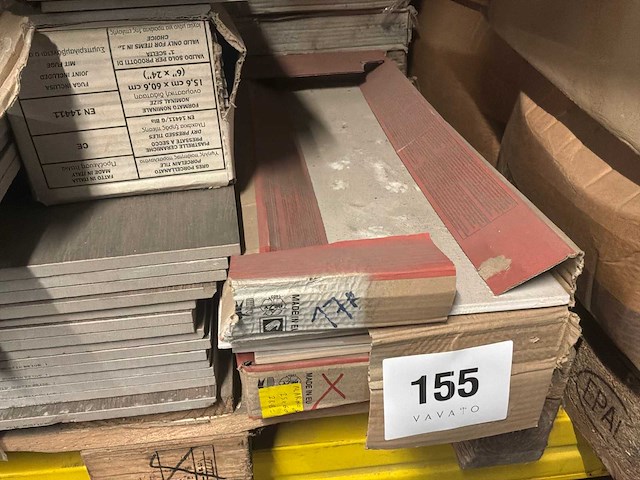 Pallet diverse vloertegels - afbeelding 4 van  7