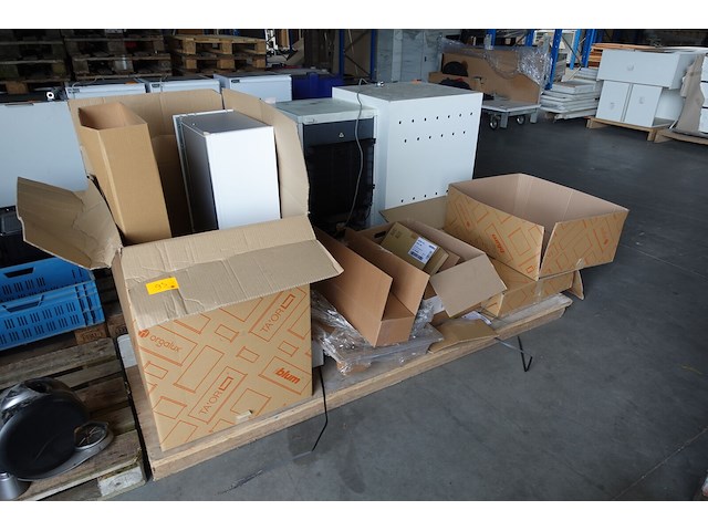 Pallet diversen - afbeelding 1 van  6