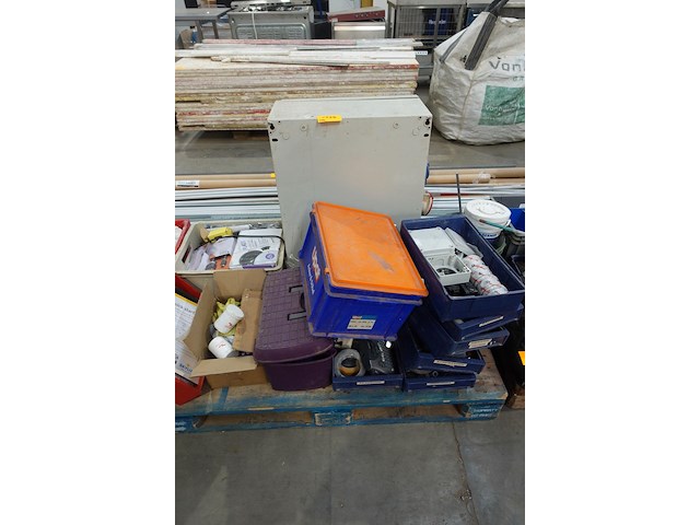 Pallet diversen - afbeelding 1 van  13