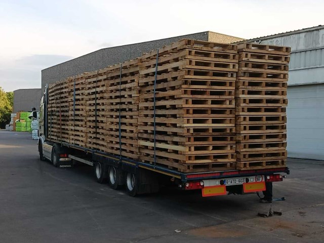 Pallet franse eik 223 x 118 (238x) - afbeelding 1 van  1