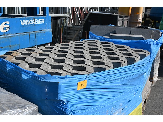 Pallet grasdallen - afbeelding 2 van  2