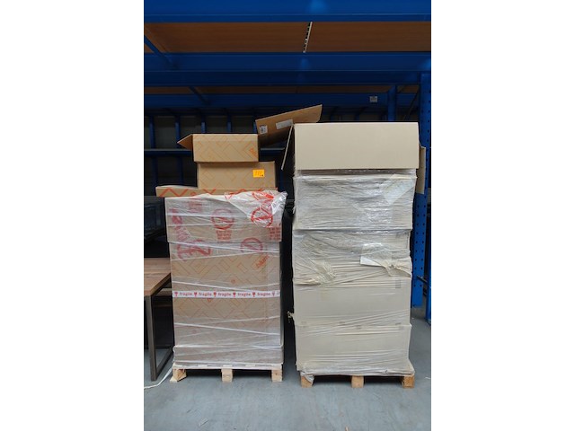 Pallet houten lades + pallet bubbelfolie - afbeelding 1 van  4