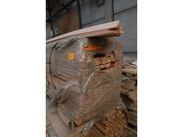Pallet houten plinten - afbeelding 2 van  6