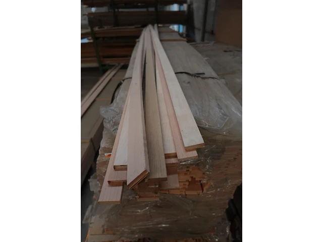 Pallet houten plinten - afbeelding 5 van  6