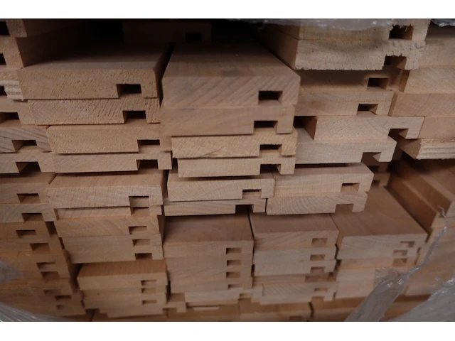 Pallet houten plinten - afbeelding 6 van  6