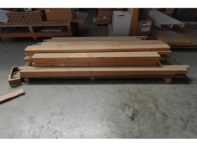 Pallet houten steunbalken - afbeelding 1 van  3