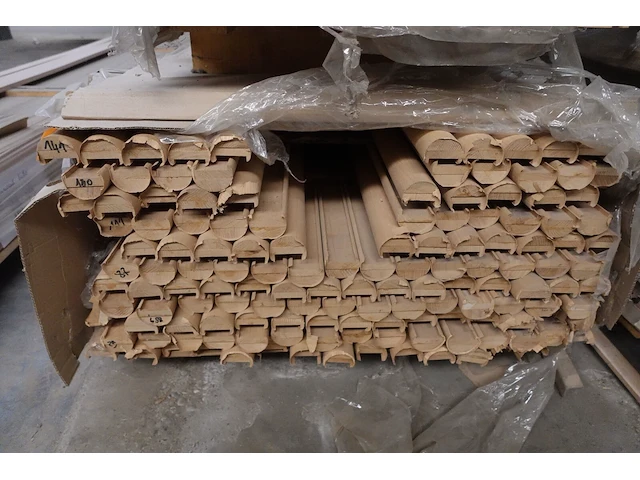 Pallet houten trapleuningen - afbeelding 2 van  4
