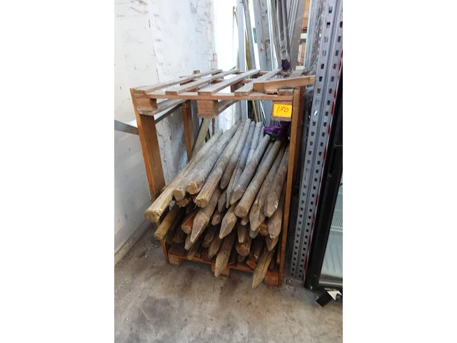 Pallet houten weidepalen - afbeelding 1 van  4