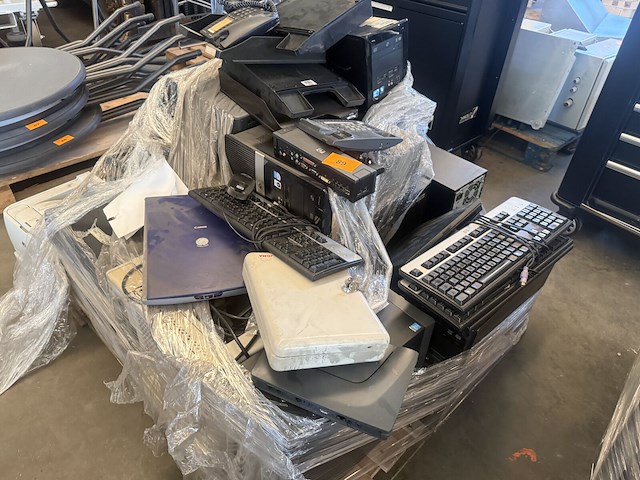 Pallet ict materiaal - afbeelding 1 van  5