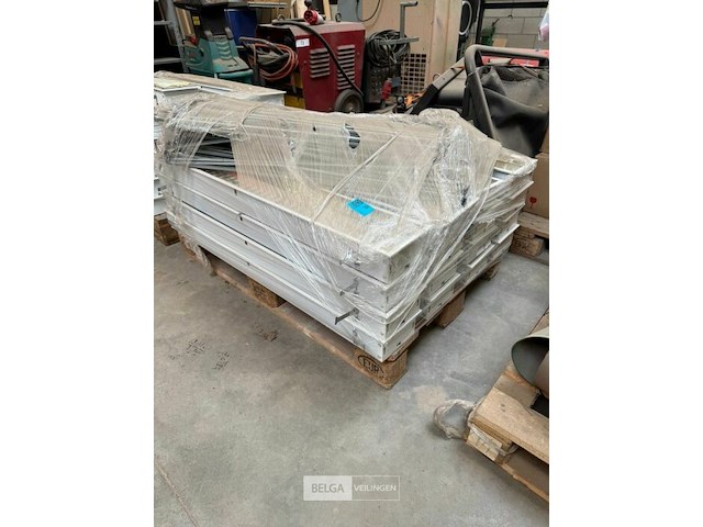 Pallet inbouw lichtarmaturen l120 cm - afbeelding 1 van  2