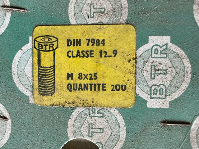 Pallet industriële bouten - afbeelding 4 van  9