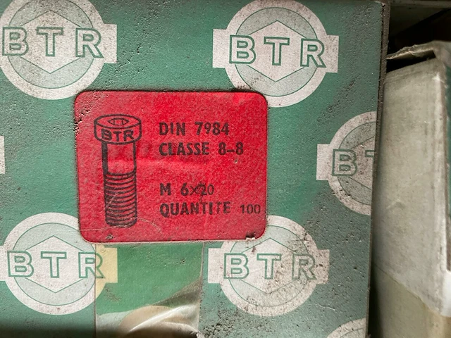 Pallet industriële bouten - afbeelding 6 van  12