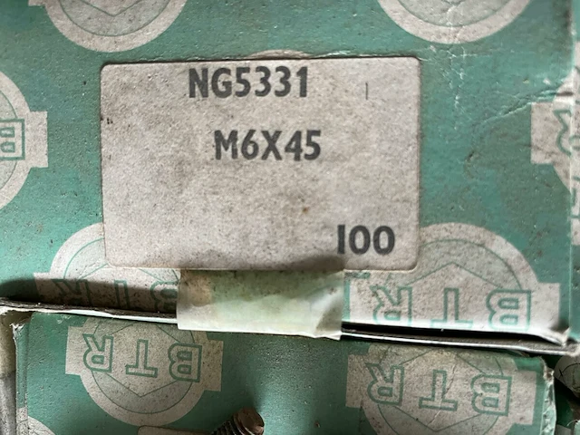 Pallet industriële bouten - afbeelding 11 van  12