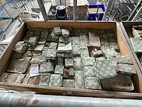 Pallet industriële bouten