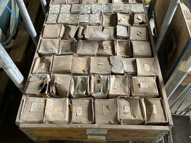 Pallet industriële bouten - afbeelding 1 van  7