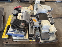 Pallet industriële electronica - afbeelding 1 van  3