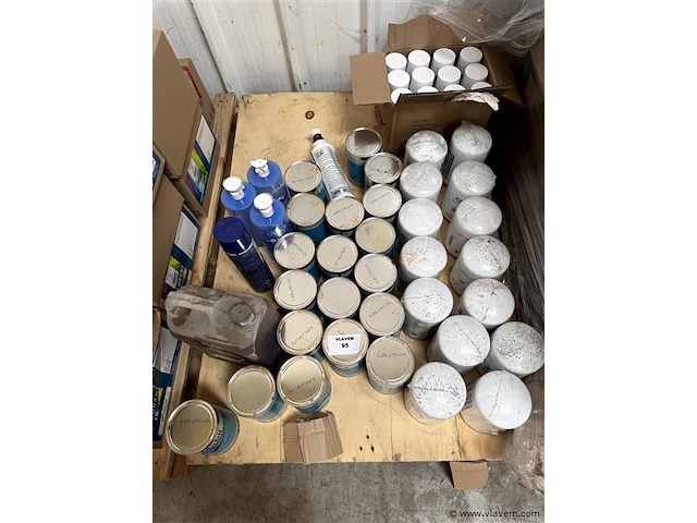 Pallet, inh. partij div. olie enz. - afbeelding 1 van  3