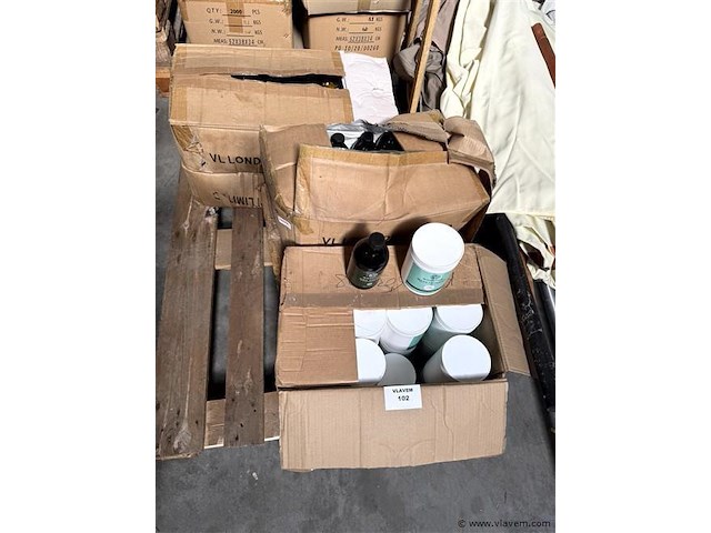 Pallet, inh. partij div. toebehoren voor nagels - afbeelding 1 van  3