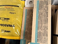 Pallet, inh. partij koudasfalt, brick slips enz. - afbeelding 4 van  4
