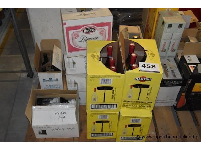 Pallet inhoudend diverse dranken wo. martini - afbeelding 1 van  3