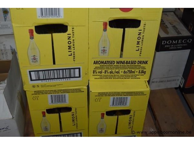 Pallet inhoudend diverse dranken wo. martini - afbeelding 2 van  3