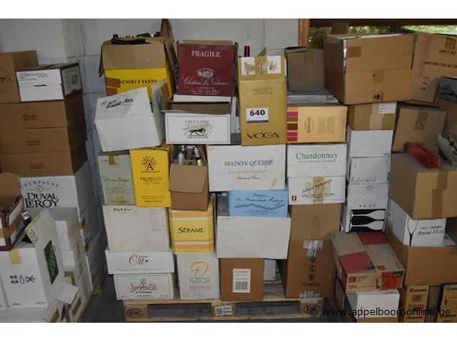 Pallet inhoudend diverse dranken wo. wijn - afbeelding 1 van  4