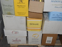 Pallet inhoudend diverse dranken wo. wijn - afbeelding 2 van  4