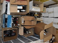 Pallet inhoudend diverse flessen wijn - afbeelding 1 van  6