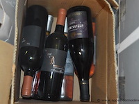 Pallet inhoudend diverse flessen wijn - afbeelding 3 van  6