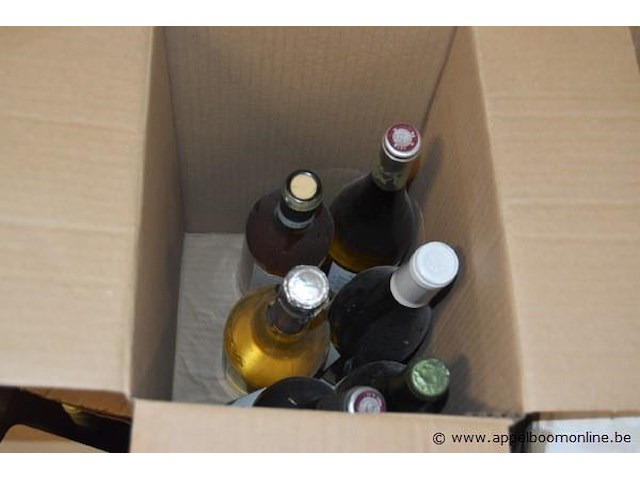 Pallet inhoudend diverse flessen wijn - afbeelding 6 van  6