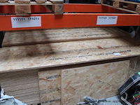 Pallet inhoudende osb platen 18mm dik - afbeelding 1 van  2