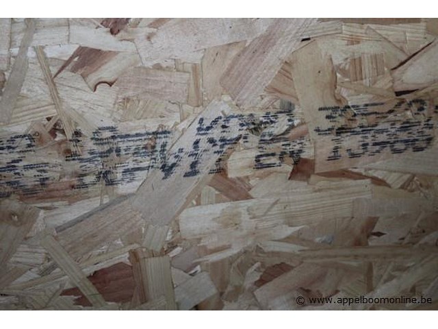 Pallet inhoudende osb platen 18mm dik - afbeelding 2 van  2