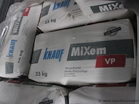 Pallet inhoudende plm 36 zakken à 25kg voorspuiutmortel knauf - afbeelding 2 van  2