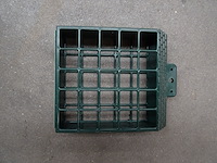 Pallet kunststof voederbakjes voor vogels - afbeelding 3 van  6