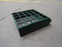 Pallet kunststof voederbakjes voor vogels - afbeelding 4 van  6